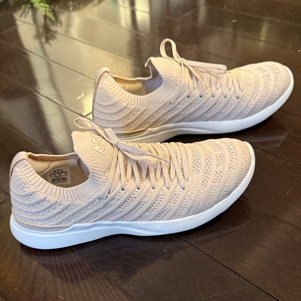 APL Women’s Techloom Wave Sneakers